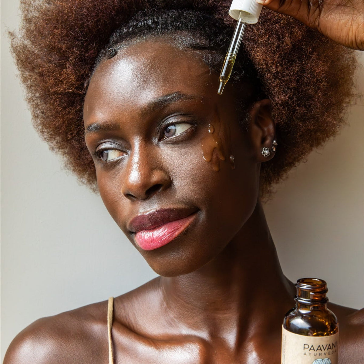 Paavani Ayurveda Clarify Serum in a glass bottle, Ayurvedic face oil for blemish-prone skin with natural botanical ingredients.