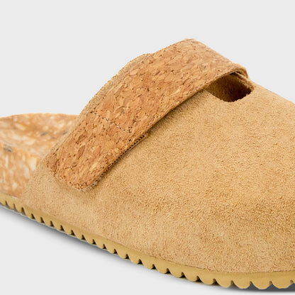 Fleks More Mesa Clogs in Morning Coffee color, featuring a stylish design, paired with a coffee cup, showcasing casual footwear style