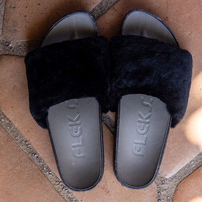 Fleks San Ysidro Slide in Raven color, featuring a casual slip-on design with a comfortable sole and stylish upper.