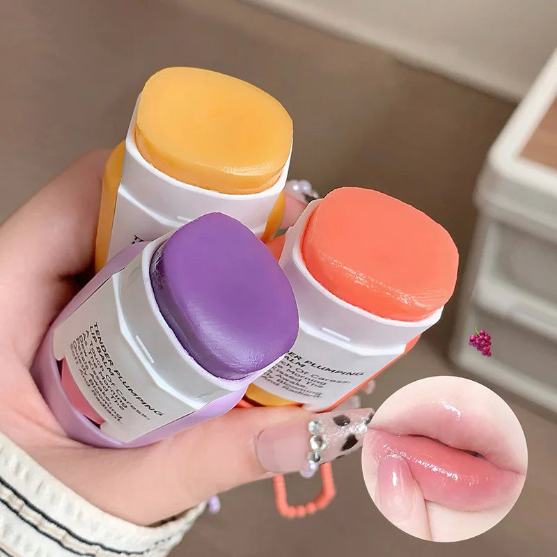 Blushimmer Gegebear moisturizing lip balm in a colorless formula, hydrating, repairing, non-sticky, perfect as a lipstick primer and lip care.