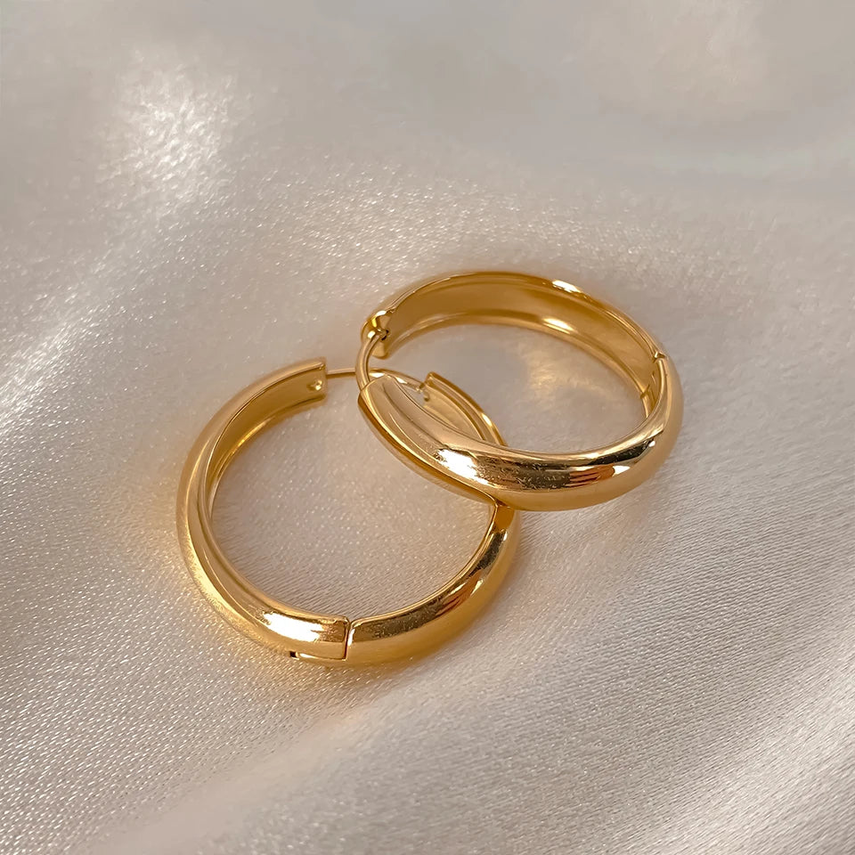 eManco Classic Round Stainless Steel Earrings For Women Men Geometric Circle Ear Buckle Fashion Huggie Daily Jewelry