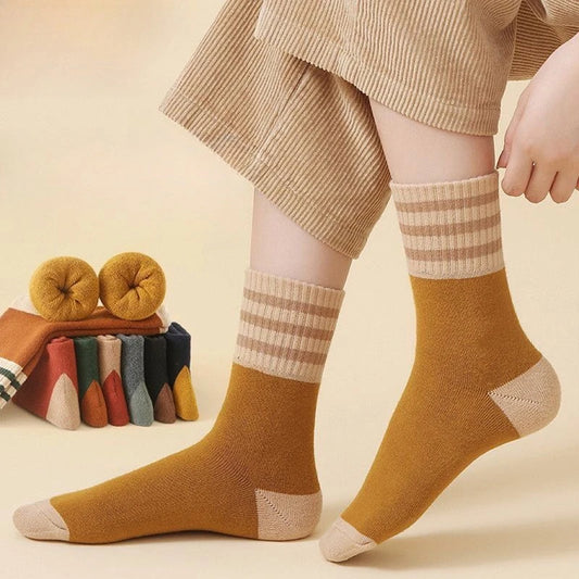 Ten pairs of warm, odor-proof winter socks with retro design, cold-resistant and sweat-absorbing mid-tube socks for cold weather.