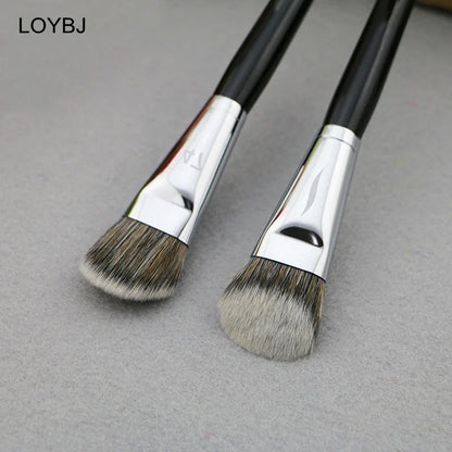 Blushimmer LOYBJ professional foundation brush with broom head, ideal for liquid foundation, concealer, and face makeup application.