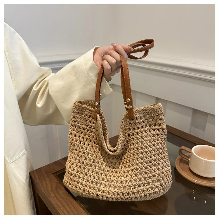 Hand Woven Shoulder Bag 2025 New Large Capacity Commuting Straw Woven Women Tote Bag Leisure Beach Vacation Straw Woven Bag