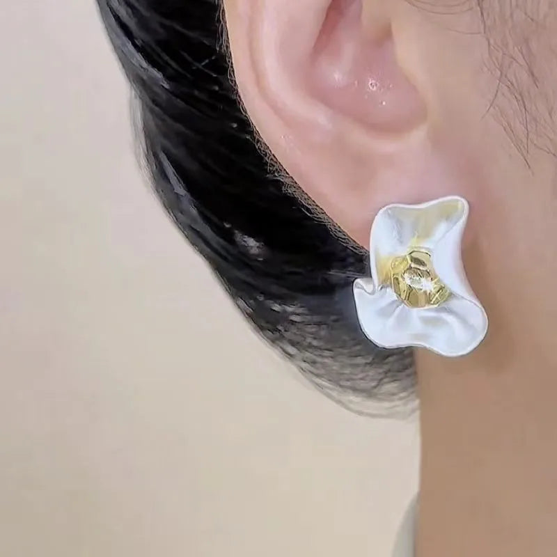 925 Silver Needle Korean Fashion Irregular Red White Flower Earrings For Women Jewelry 2026 Trending New Vintage Stud Earrings