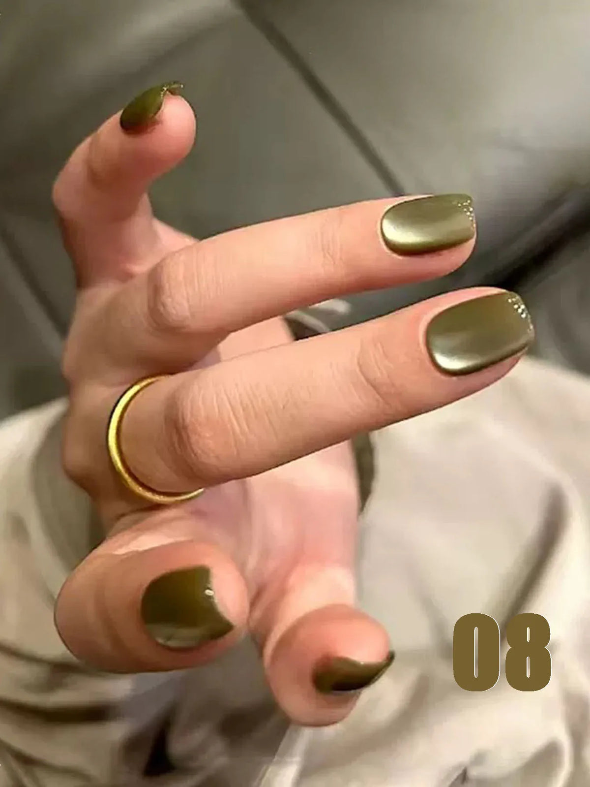 Blushimmer MIANEL 12ml Emperor Green cat eye gel nail polish with a glossy green finish, suitable for salons and nail supplies.