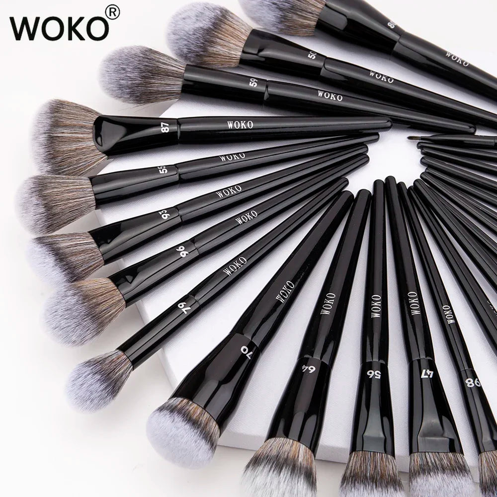 Blushimmer professional makeup brushes set with powder, highlighter, contour, blush, concealer, eyeshadow, liner, eyebrow, and lip brushes