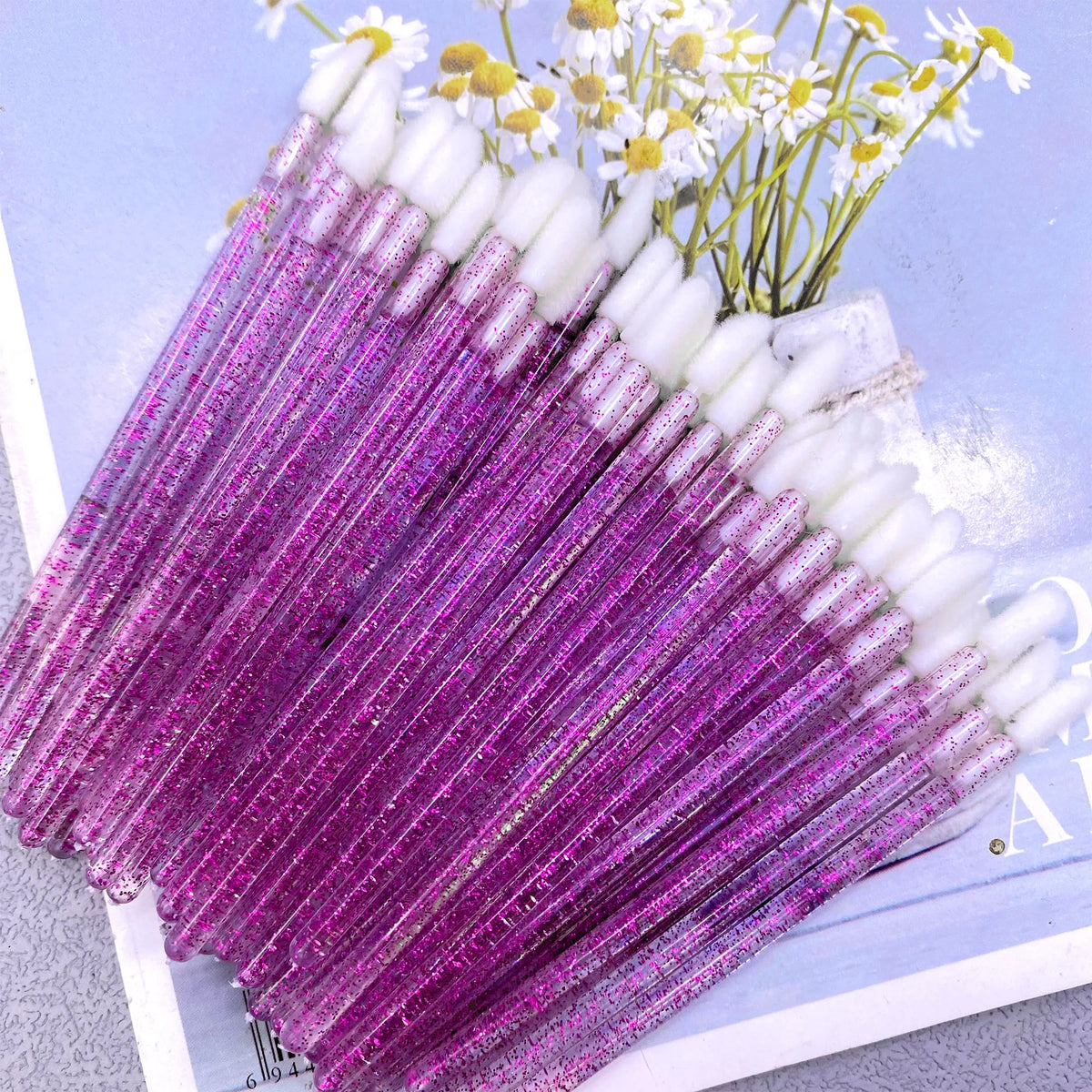 Wholesale 50/1000 pcs Blushimmer disposable lip brush applicators for lipstick and gloss, ideal for makeup application and beauty tools.