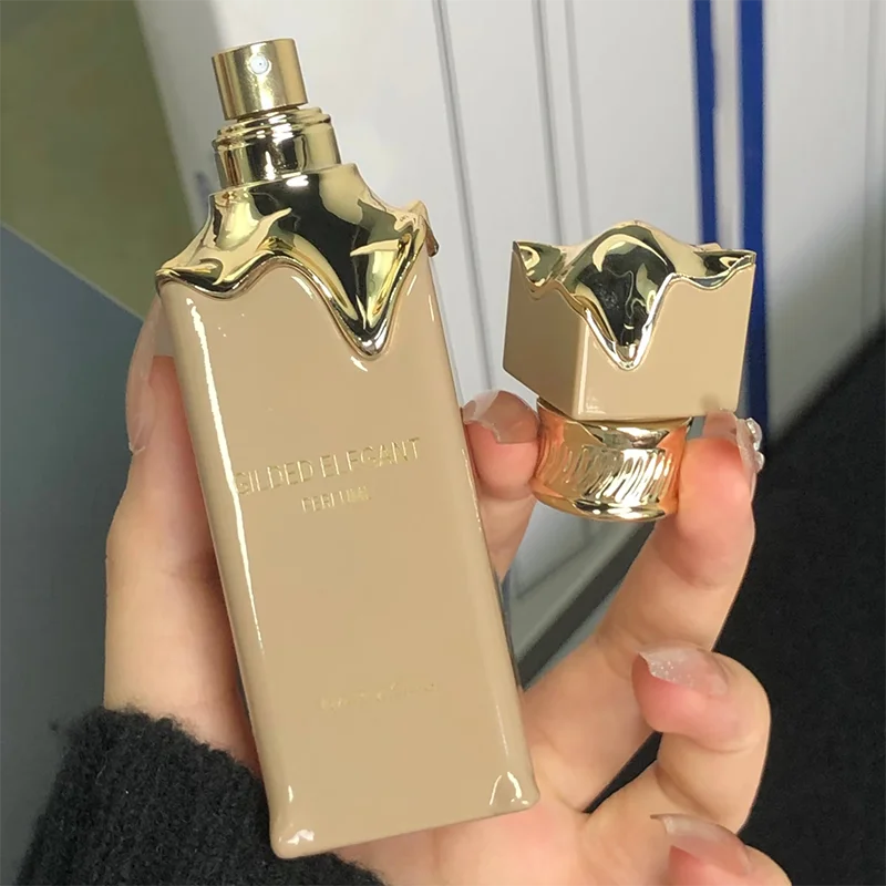 Blushimmer Arabian senior women's perfume body spray with caramel vanilla and floral fruity fragrance, featuring a rich cream muffin scent.