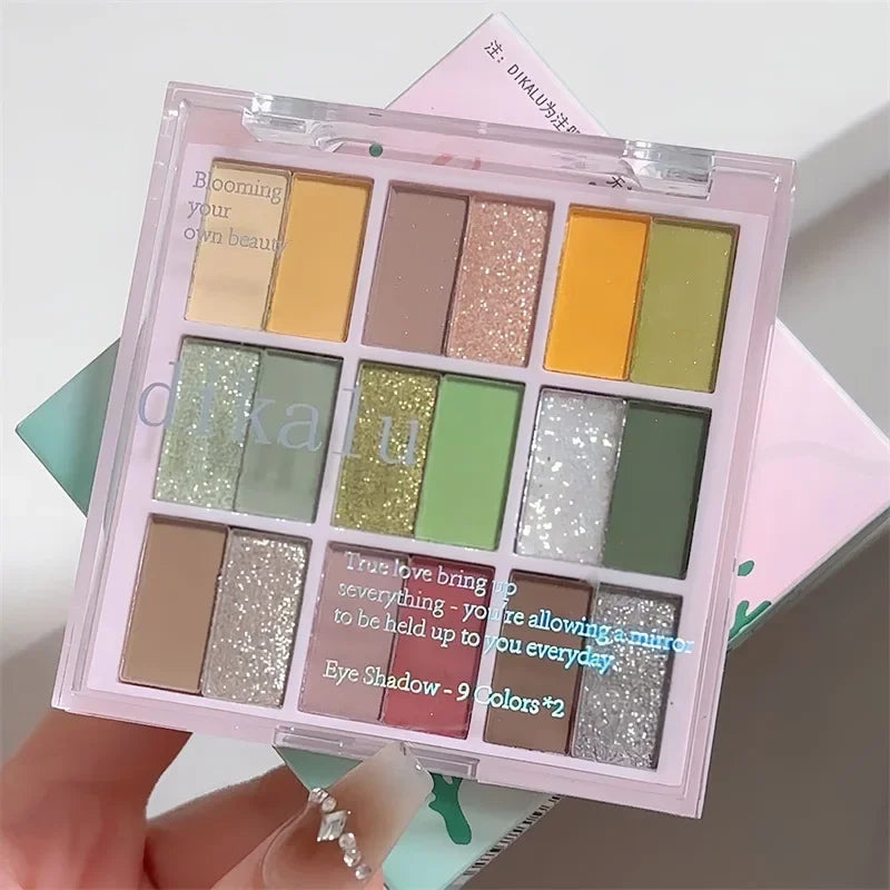 Blushimmer 18-color color blocking eyeshadow palette with pink, purple, and ice cream shades for summer Korean makeup looks.