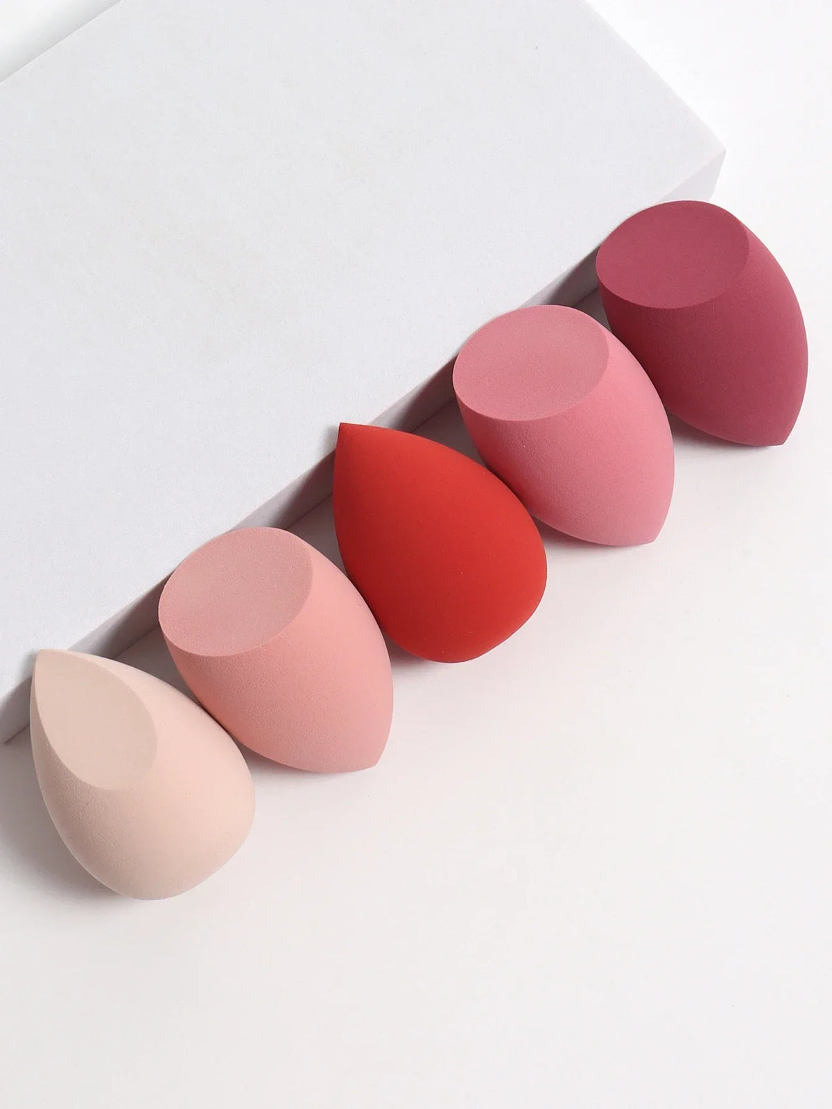 Set of five Blushimmer vegan velvet makeup sponges for liquid, cream, and powder foundation, eco-friendly travel essentials.