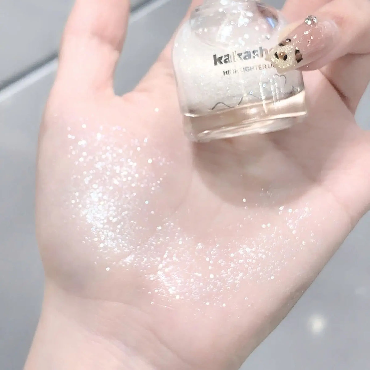 kakashow Liquid Highlighter Diamonds Ball Highlights Shimmer Glow Brightening Glitter Multifunctional for Face Eyes And More