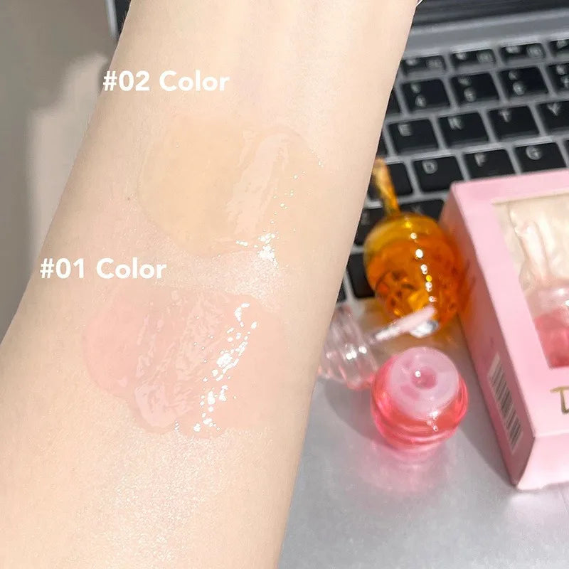 Blushimmer Dudu Lips small honeypot lip oil and water lip balm with moisturizing and fading lip pattern, in a cute small container.