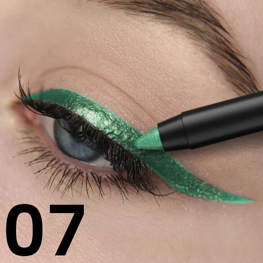 Colorful metallic eyeliner pen with high pigmentation, waterproof, pearly shimmer, ideal for smokey, punk, gothic makeup looks.