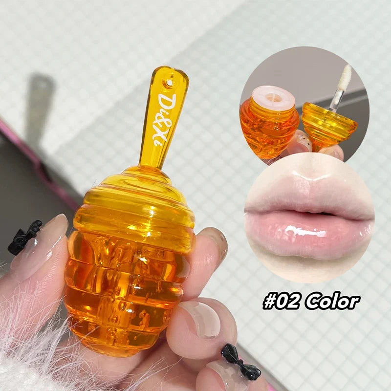 Blushimmer Small Honeypot Lip Oil and Water Lip Balm, moisturizing and fading lip pattern, in a cute honey pot container.