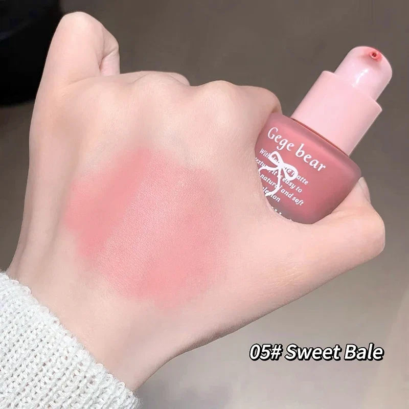 Blushimmer Gege Bear Light Blush liquid moisturizing rouge with brightening and whitening effects, natural and vibrant in appearance.