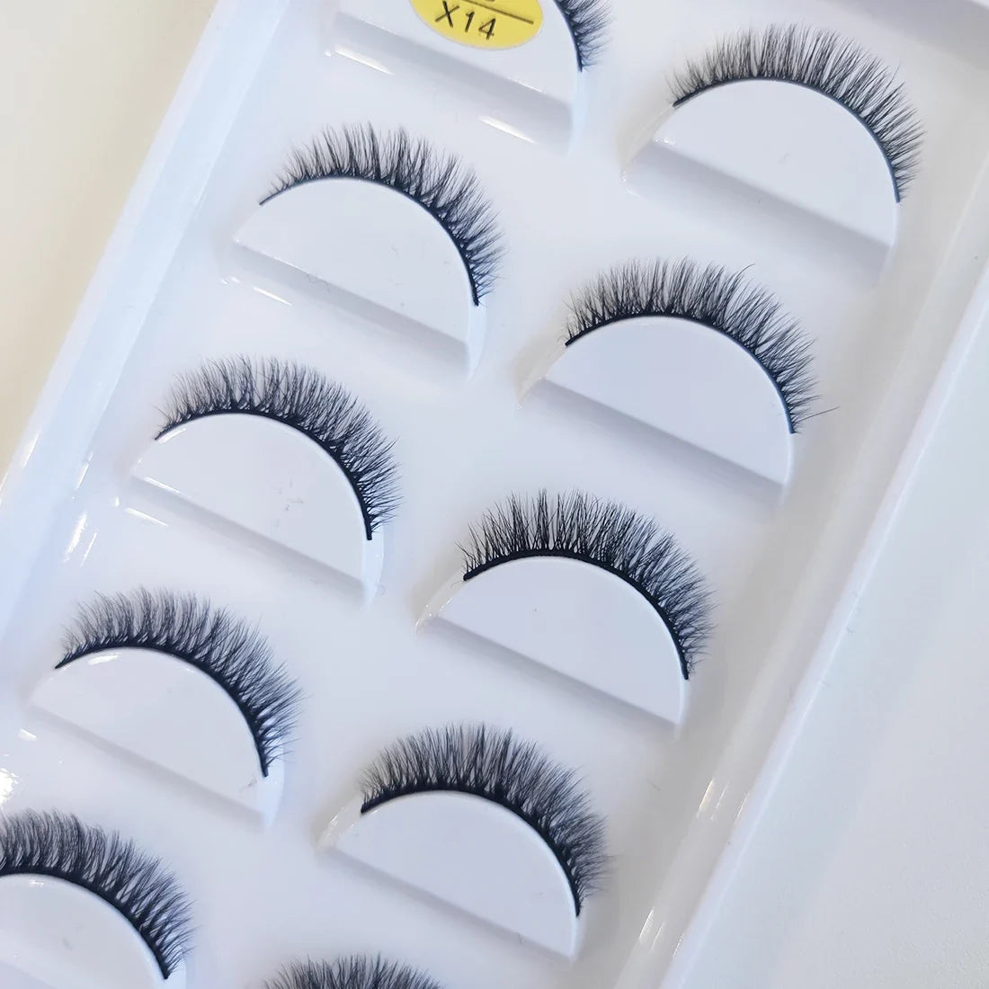 Set of 5 pairs of natural 3D mink false eyelashes by Blushimmer, perfect for enhancing makeup and eye beauty.