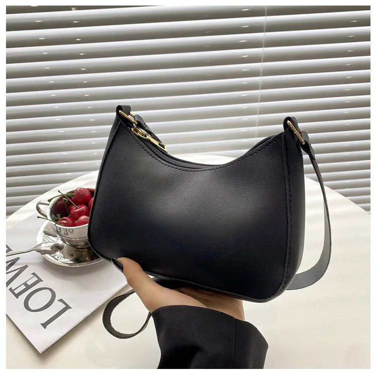 Fashionable and trendy solid-color handbag, simple and new small square bag, stylish and high-quality single-shoulder armpit bag