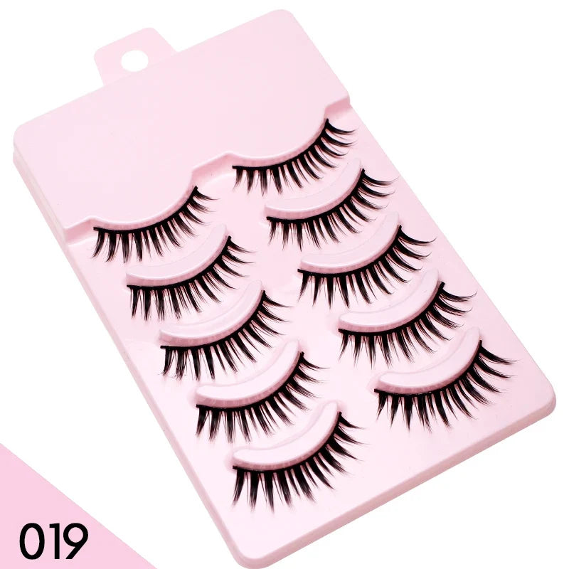 Blushimmer DINGSEN fake anime eyelashes with five pairs of natural-looking, clear band manga eyelash extensions for daily makeup.