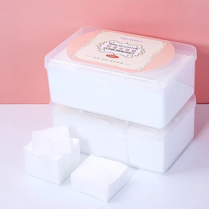 Set of 1000 disposable makeup cotton pads by Blushimmer, soft facial cleansing wipes for removing makeup and facial skincare.