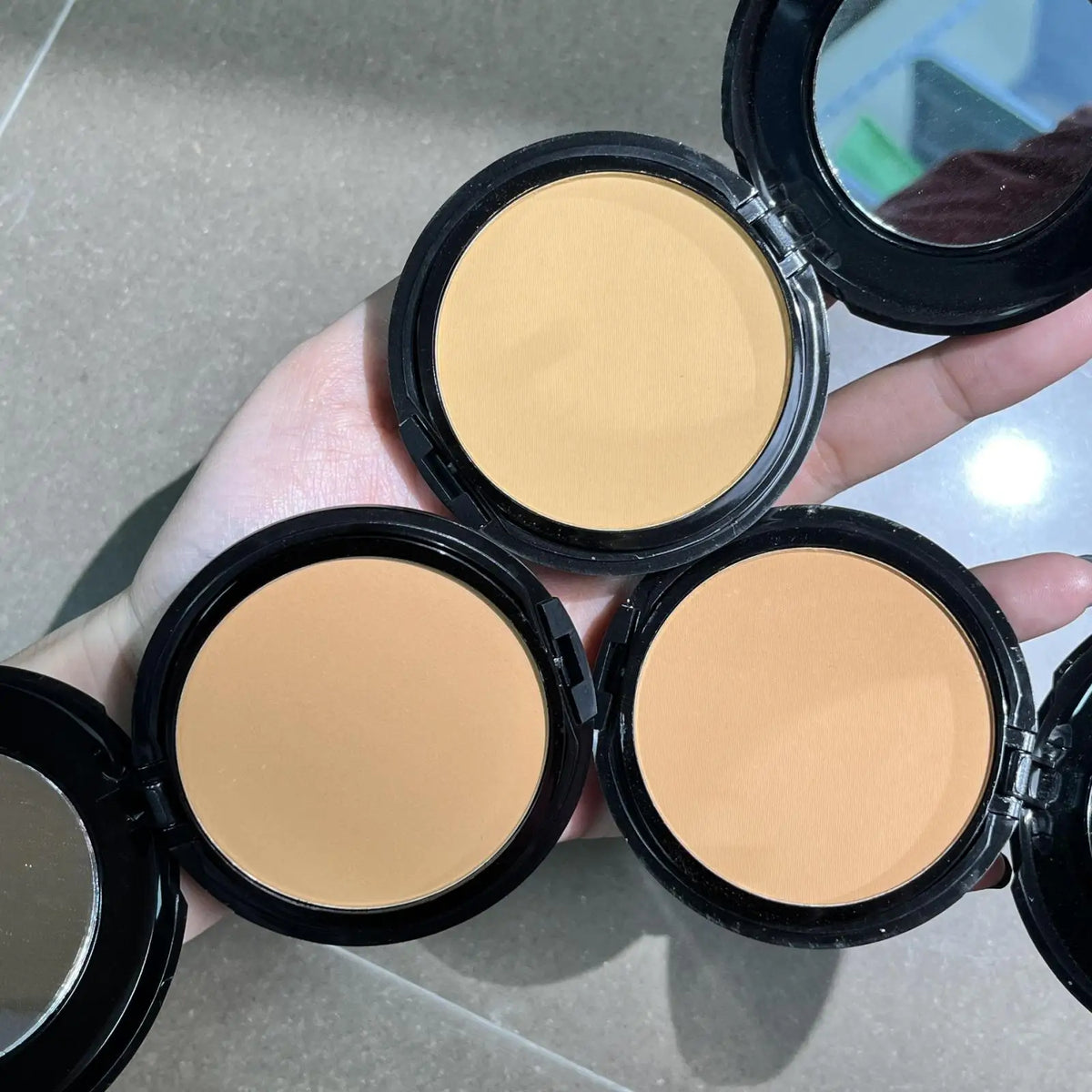 Blushimmer oil-control long-lasting face concealer and matte mineral bronzer powder for dark skin, ideal for contouring and finishing.