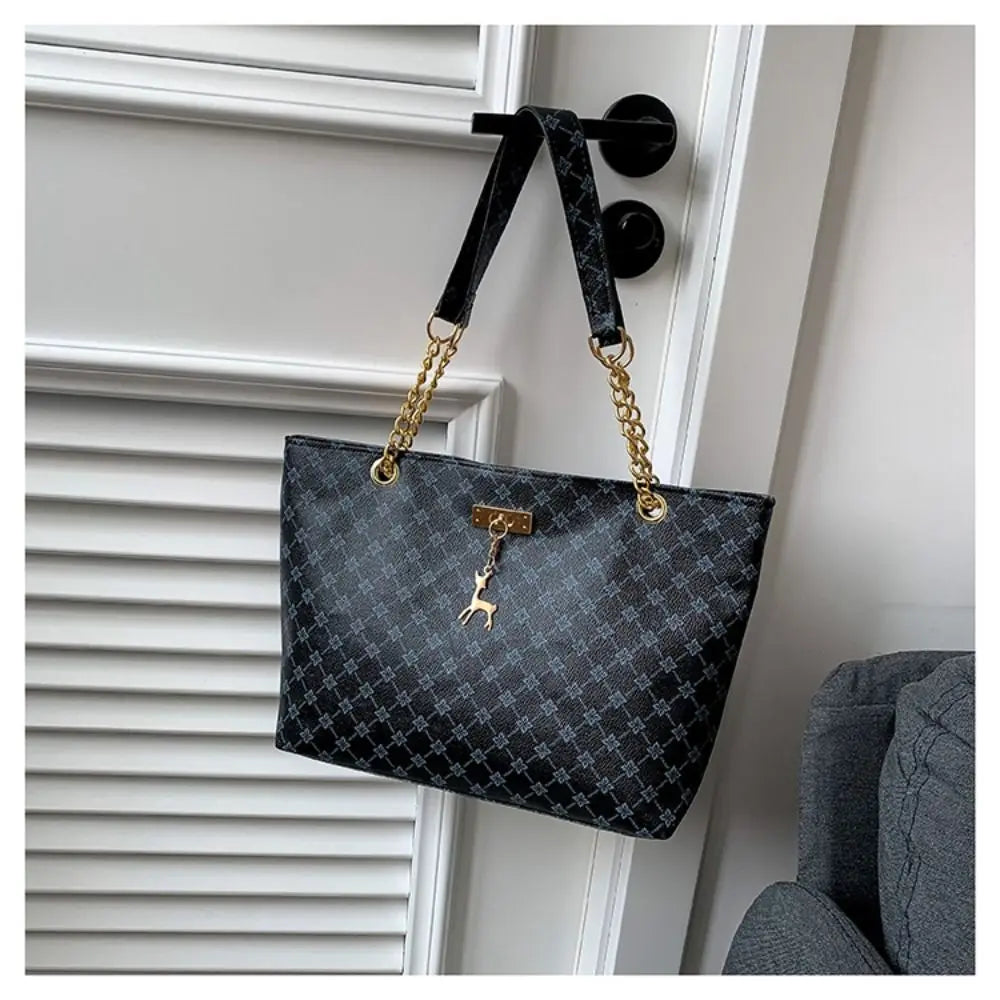Luxury women tote bag with large capacity, printed design, shoulder strap, trendy style, ideal for shopping and everyday use.