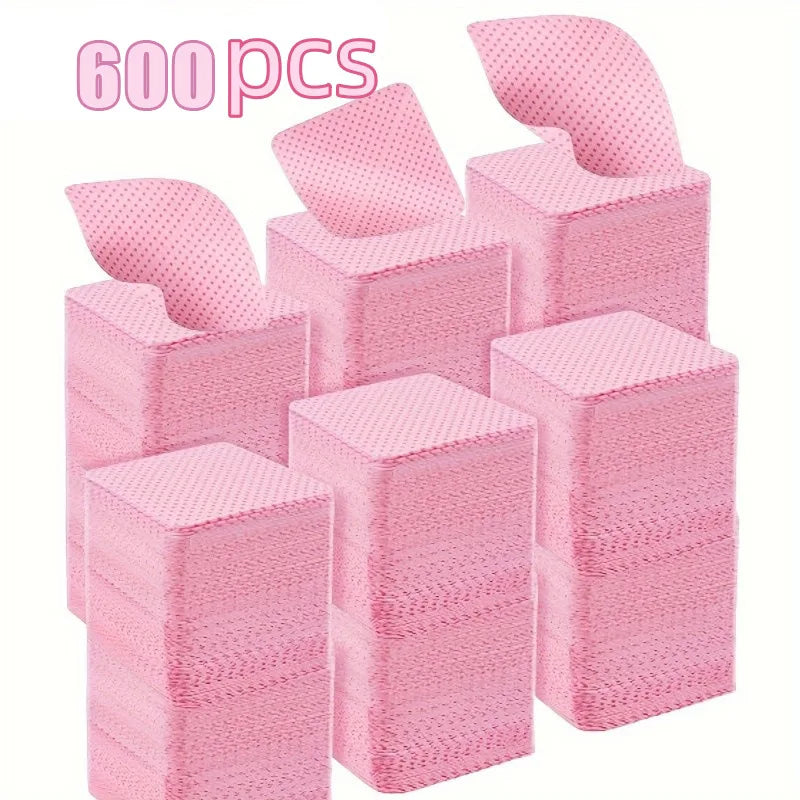 Blushimmer lint-free nail wipes and gel cleansing tissues for nail polish removal and beauty care, shown in a close-up image.