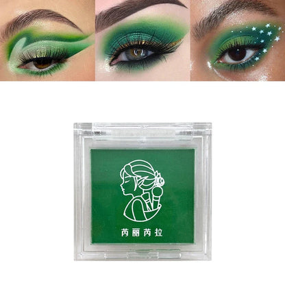 Matte green Christmas eyeshadow tray by Blushimmer, long-lasting, suitable as blush for all skin tones with delicate, monochrome makeup