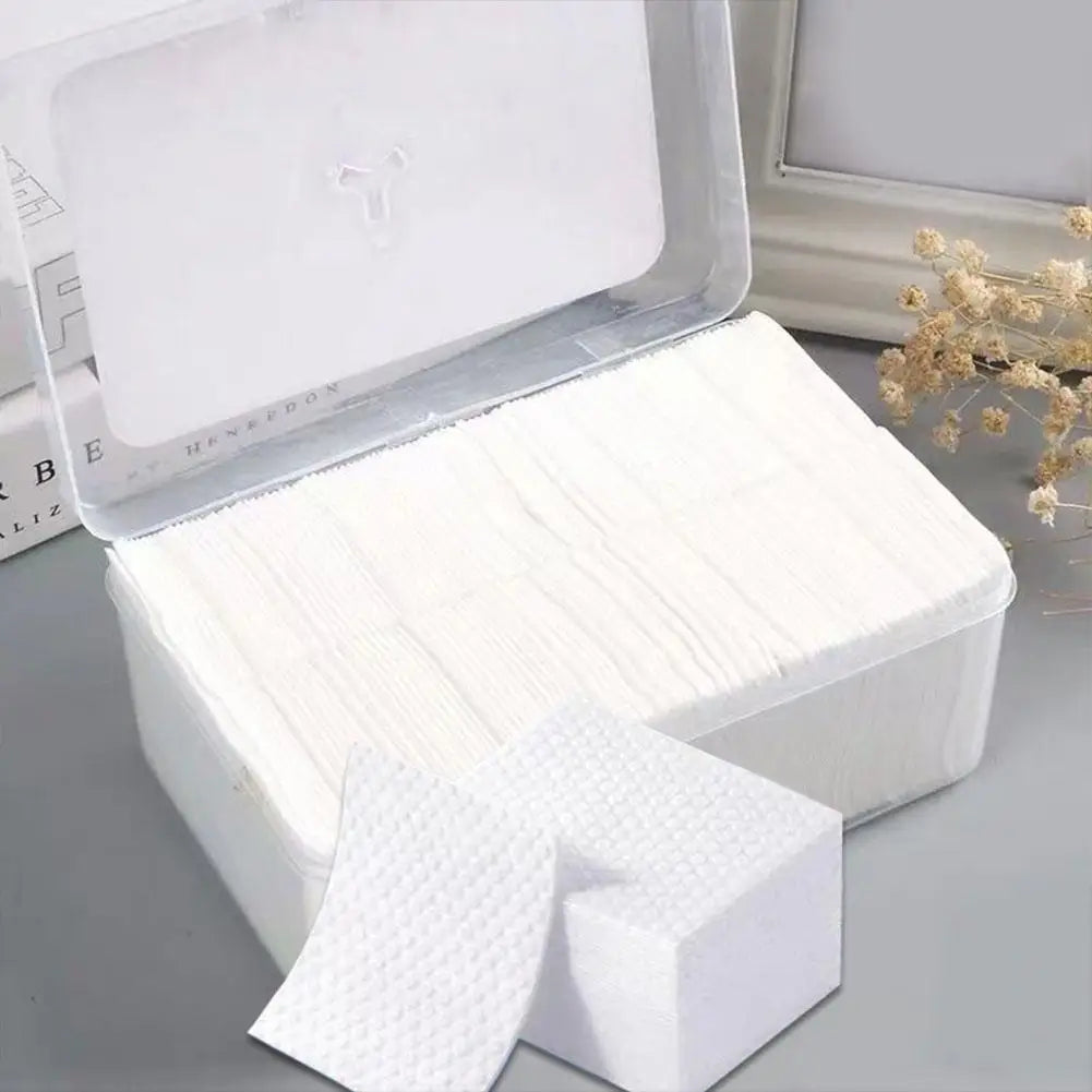 Set of 450-600 disposable makeup cotton wipes from Blushimmer, soft facial cleansing pads for removing makeup and skincare application.