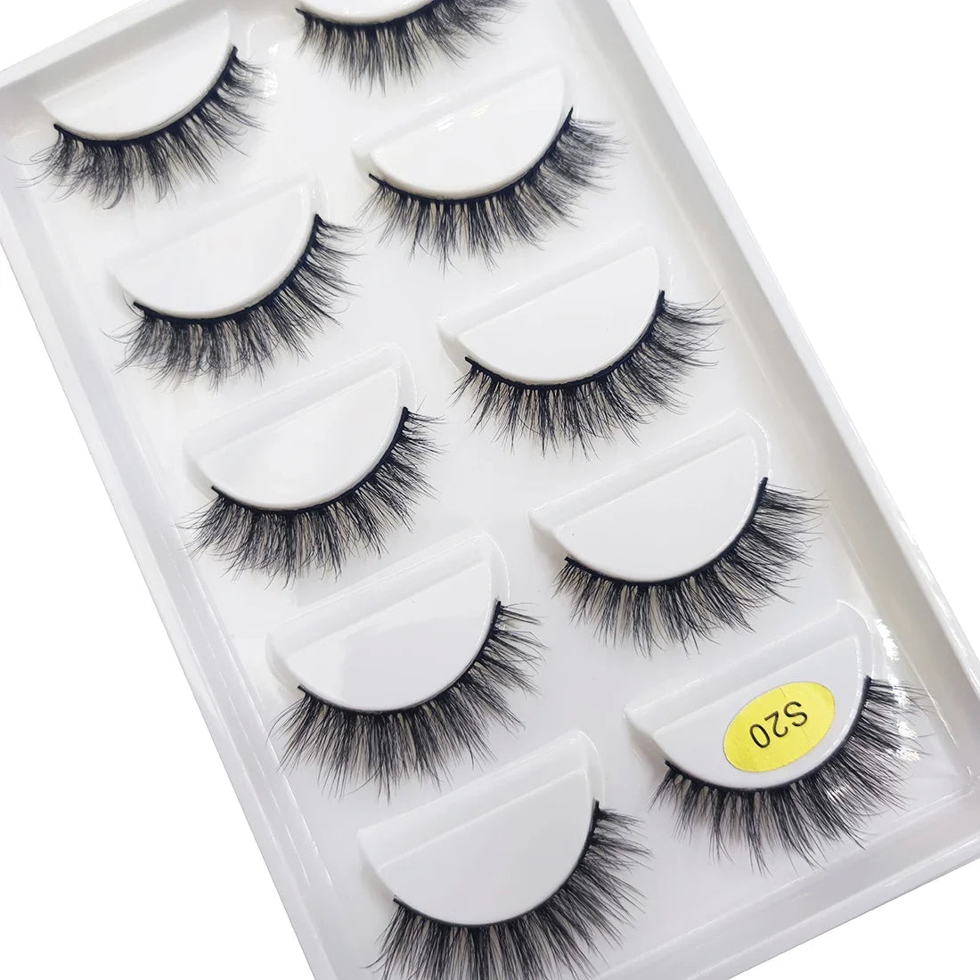 Set of five natural 3D mink false eyelashes with flared design, perfect for makeup and beauty enhancement.