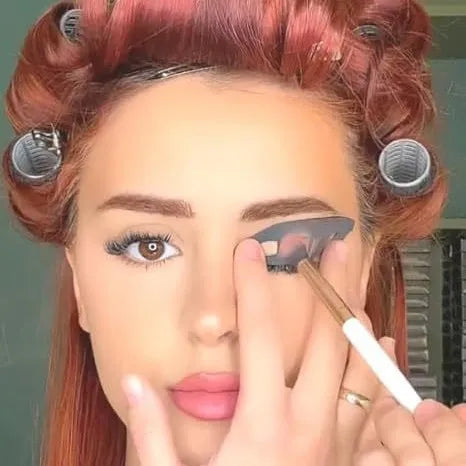 Blushimmer Eyetour Your Glam Bestie eye makeup stencil for beginners, featuring easy-to-use eye makeup tool with stencil design.