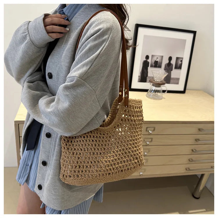 Hand Woven Shoulder Bag 2025 New Large Capacity Commuting Straw Woven Women Tote Bag Leisure Beach Vacation Straw Woven Bag