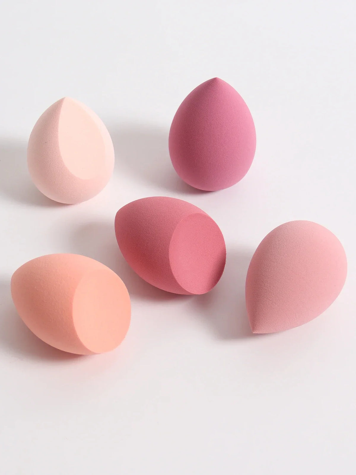 Set of five Blushimmer vegan velvet makeup sponges for liquid, cream, and powder makeup application, eco-friendly travel essentials.