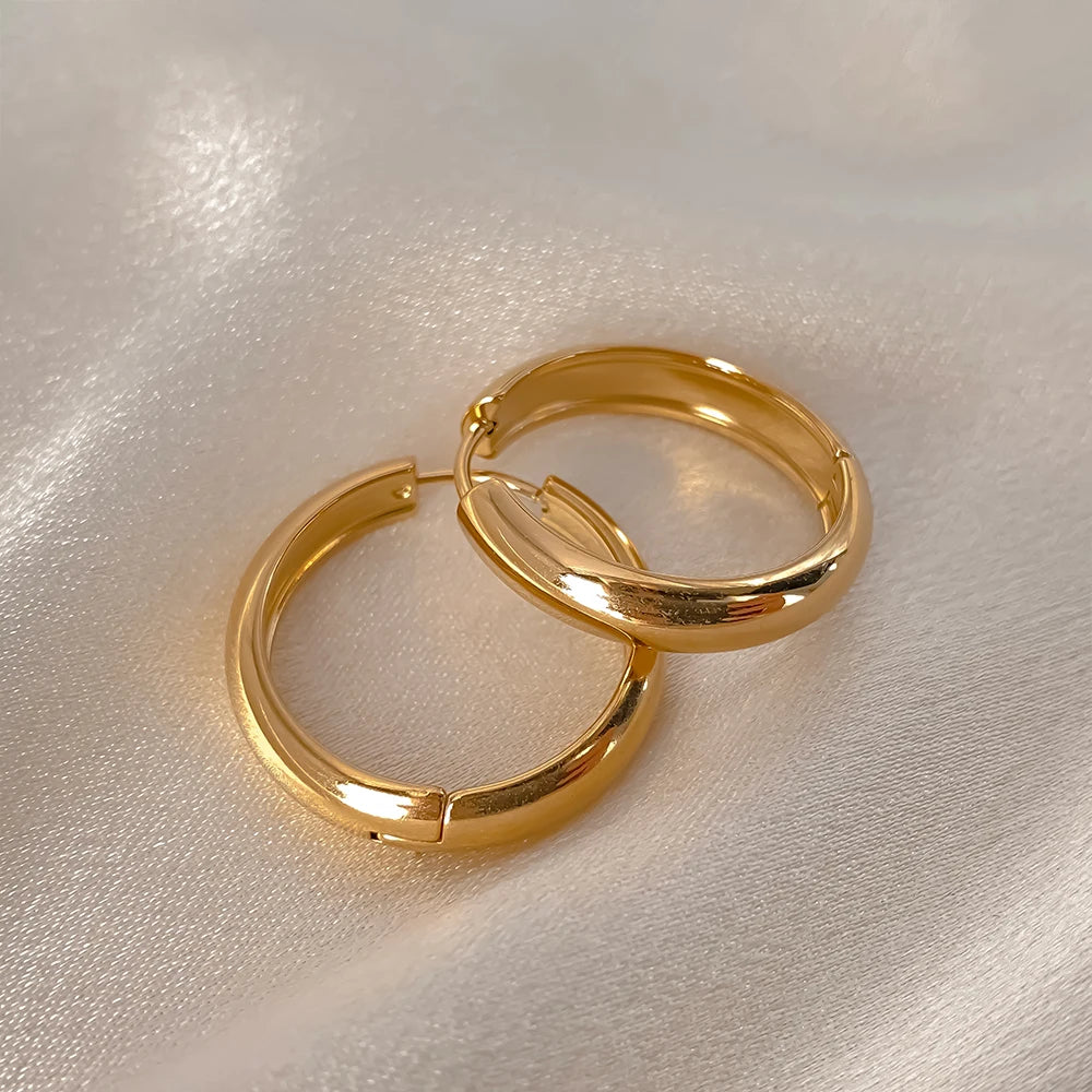 eManco Classic Round Stainless Steel Earrings For Women Men Geometric Circle Ear Buckle Fashion Huggie Daily Jewelry