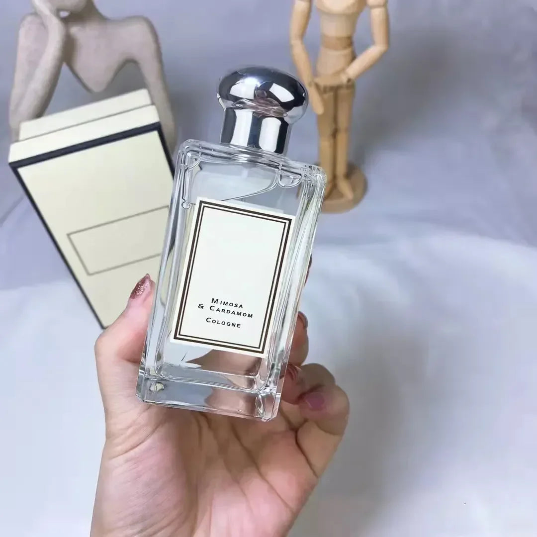 Blushimmer Daily Hot perfume spray for women and unisex, 100ml long-lasting blossom fragrance with elegant bottle.