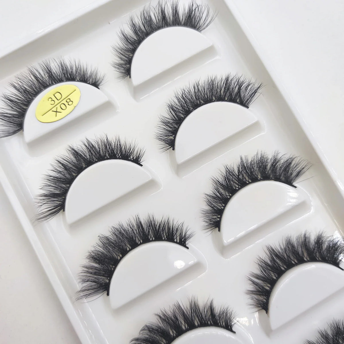 Set of 5 pairs of natural 3D mink false eyelashes by Blushimmer, ideal for makeup and beauty enhancements.