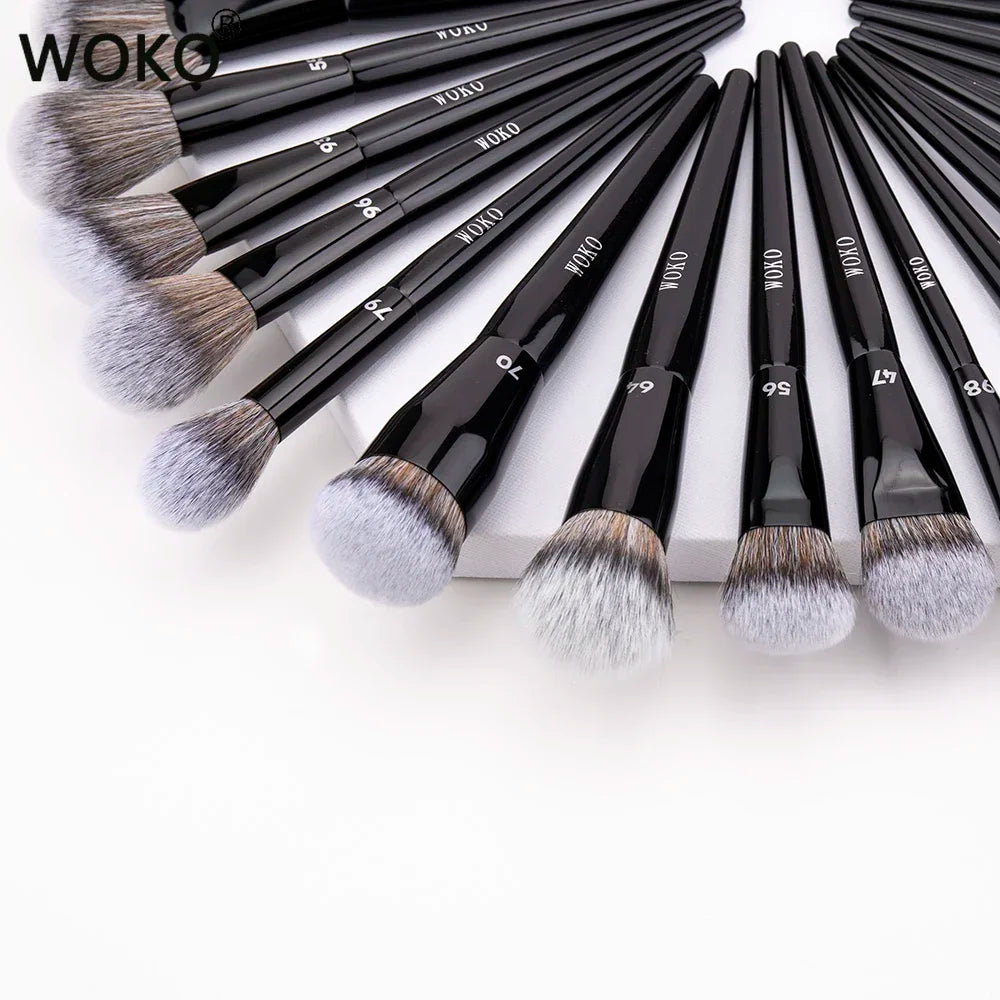 Blushimmer professional makeup brushes set with foundation, highlighter, contour, blush, eyeshadow, and lip brushes for beauty application