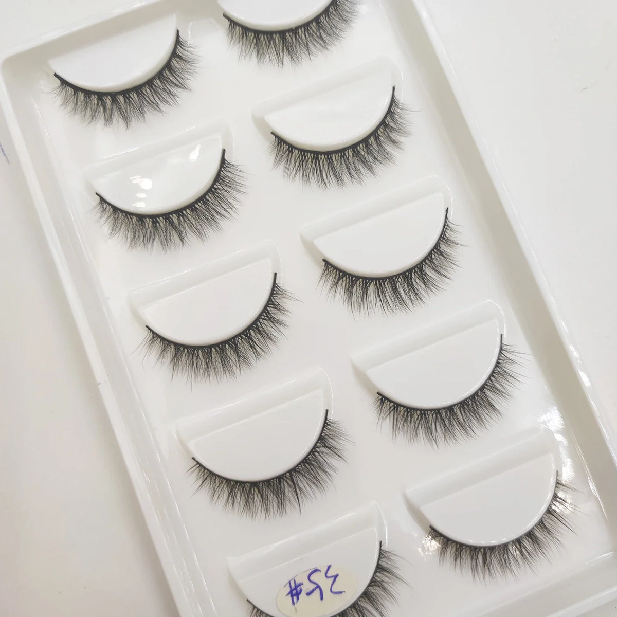 Set of 5 pairs of natural 3D mink false eyelashes from Blushimmer, ideal for makeup and beauty enhancement.