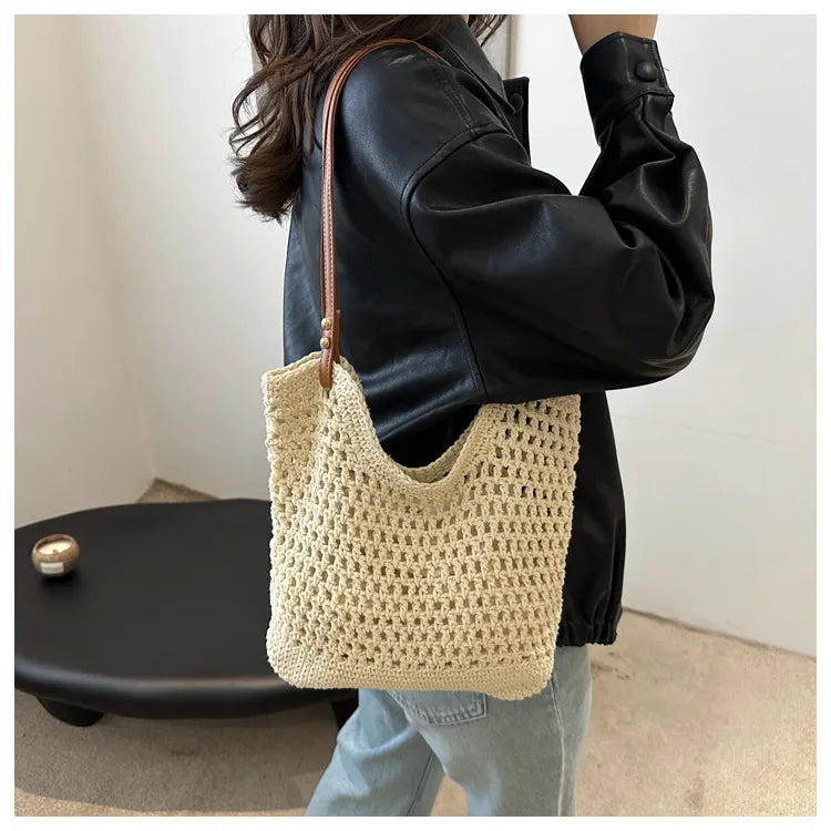 Hand Woven Shoulder Bag 2025 New Large Capacity Commuting Straw Woven Women Tote Bag Leisure Beach Vacation Straw Woven Bag
