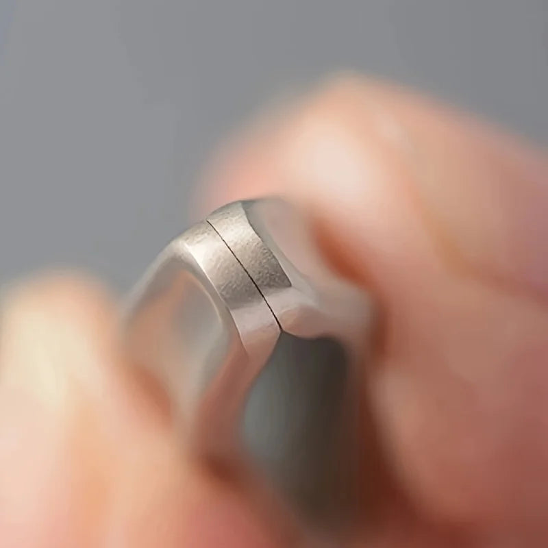 Blushimmer premium round head tweezers for eyebrow and facial hair removal, featuring seamless clips and short beard trimming tips.