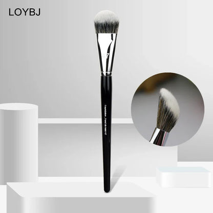 Blushimmer LOYBJ foundation brush with broom head for liquid, concealer, and face makeup application, professional beauty tool.