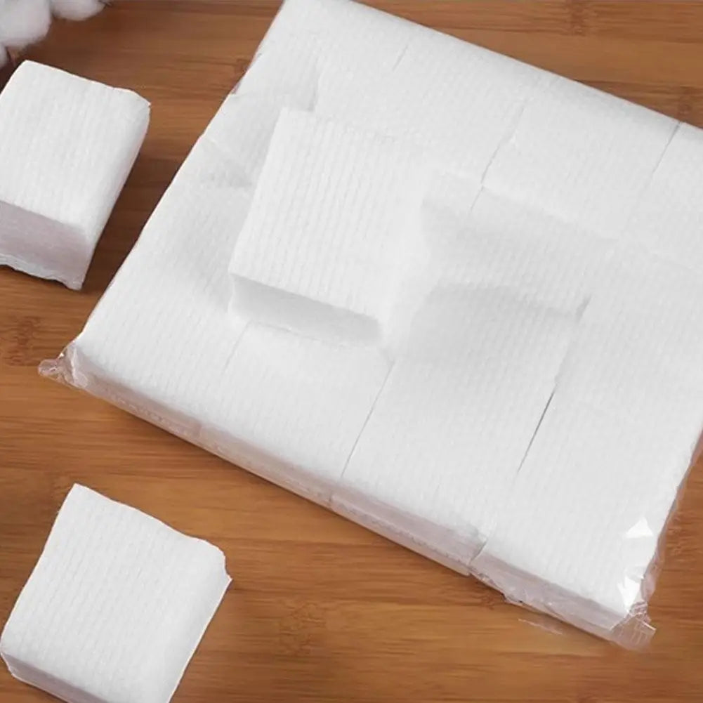 Set of 450-600pcs Blushimmer disposable makeup cotton wipes for facial cleansing and makeup removal, soft and gentle on skin.
