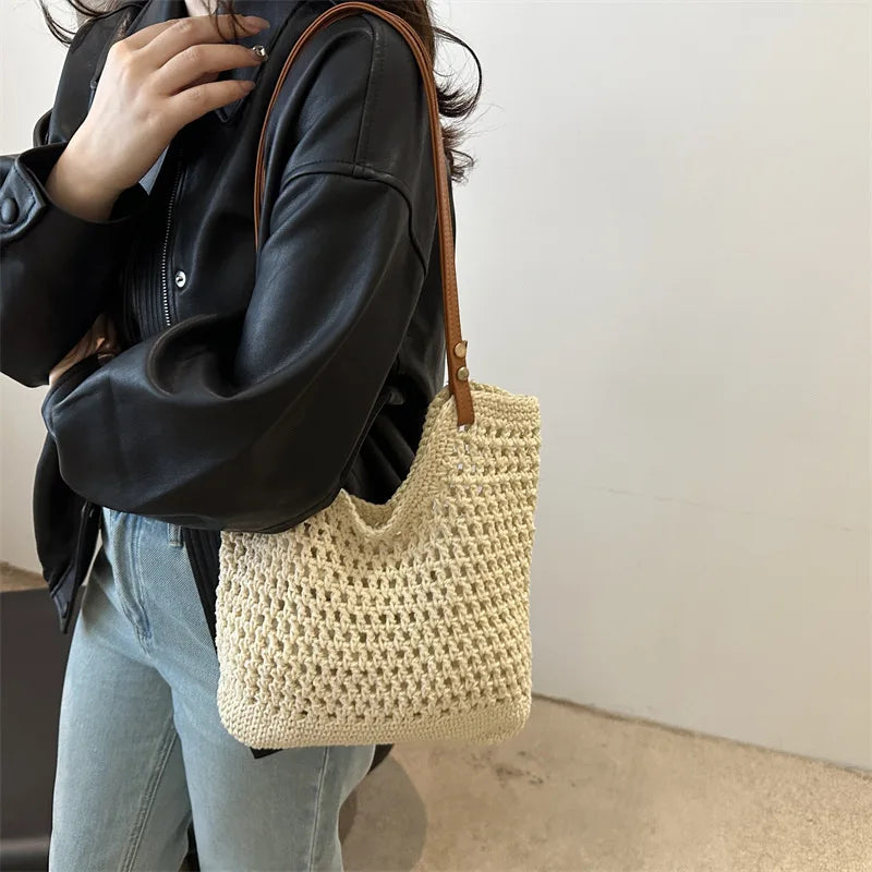 Hand Woven Shoulder Bag 2025 New Large Capacity Commuting Straw Woven Women Tote Bag Leisure Beach Vacation Straw Woven Bag