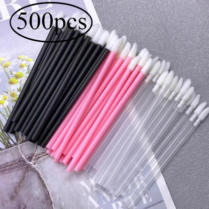 Set of 500 disposable lip and eyelash brushes, mascara wands, and applicators from Blushimmer for makeup and eyelash extension use.