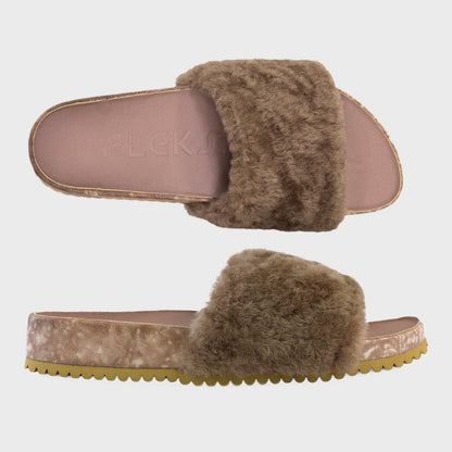 Fleks San Ysidro Slide in Blushed color, featuring comfortable slip-on design and stylish appearance, perfect for casual wear.