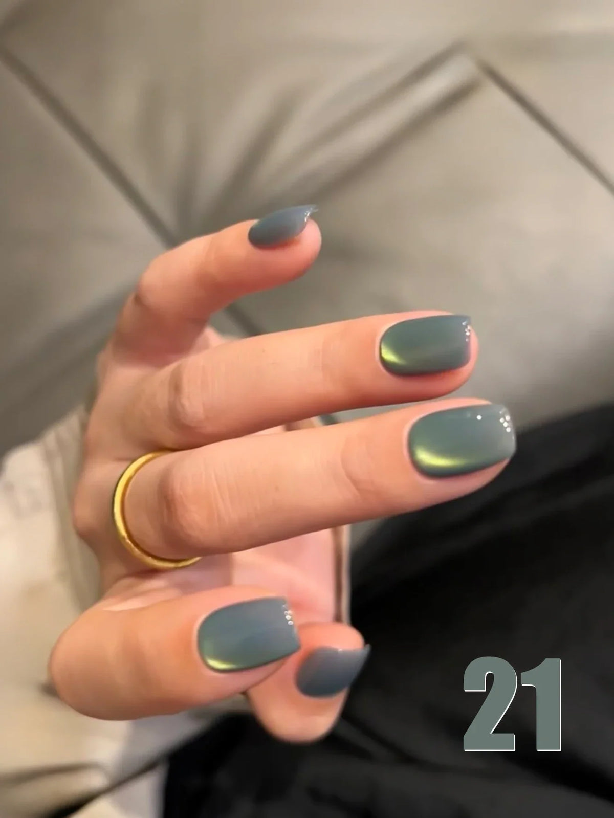 Blushimmer MIANEL 12ml Emperor Green Cat Eye Gel Nail Polish showing green gel with cat eye effect, suitable for nail salons.