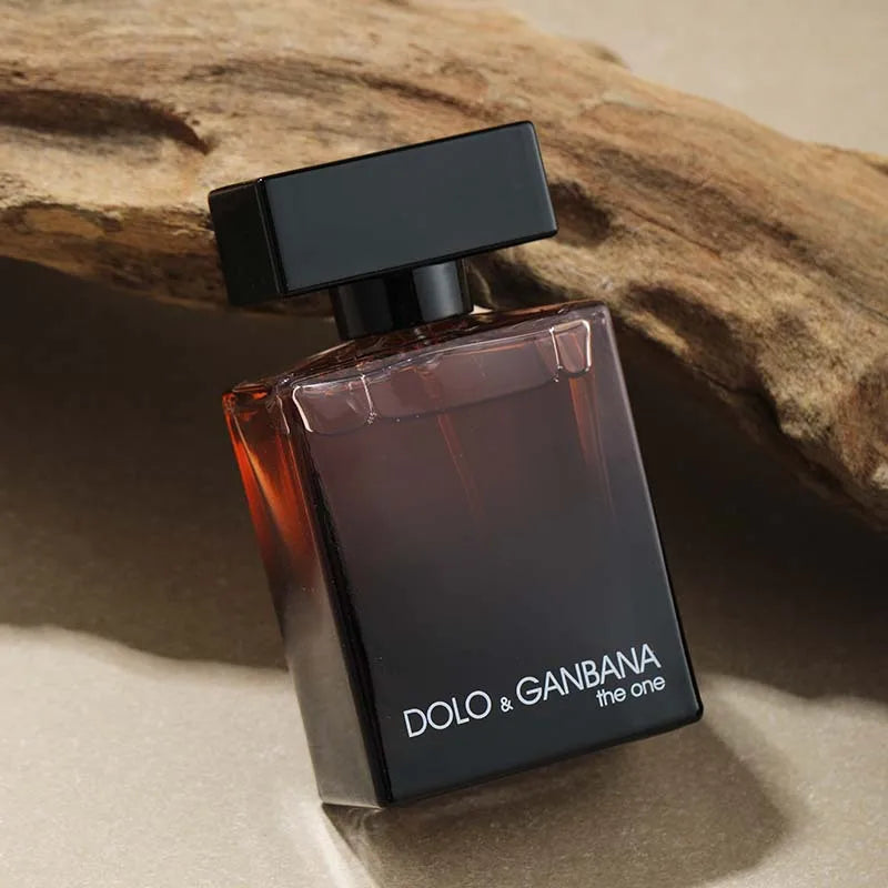Blushimmer 2025 Woody Men Perfume Spray with floral, vibrant scent and long-lasting pheromones for a charming, irresistible fragrance.