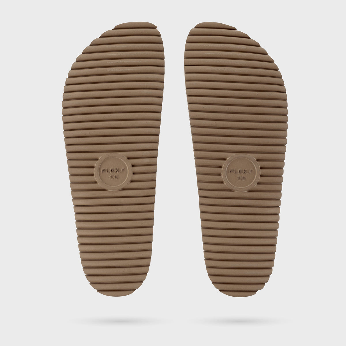 Fleks San Ysidro Slide with sand-colored outsole and casual slip-on design, ideal for comfortable everyday wear.