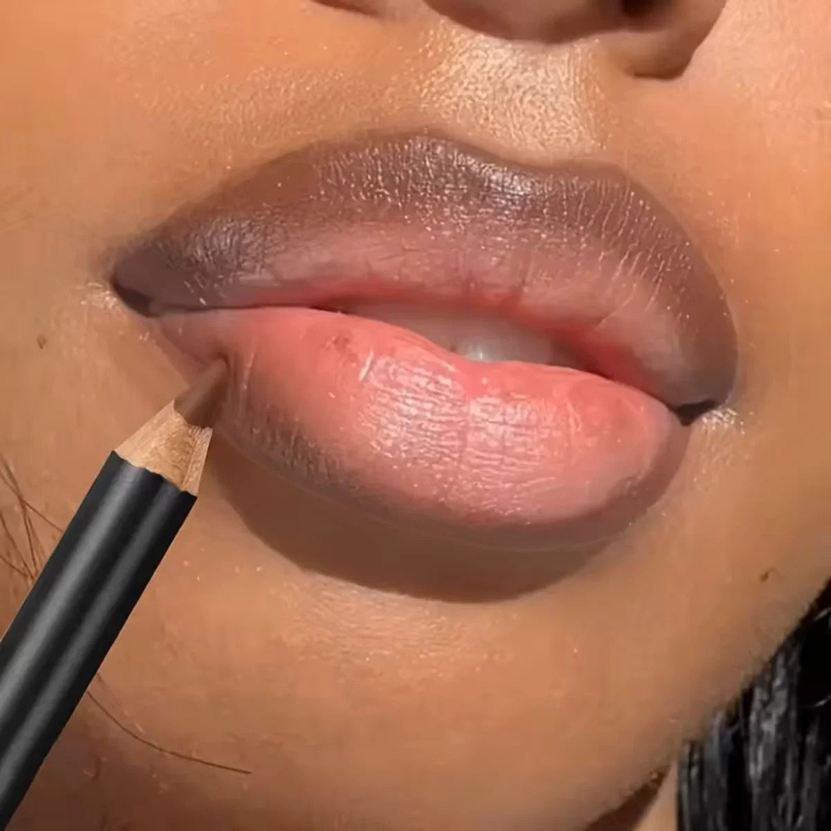Red waterproof matte lipliner pencil from Blushimmer, long-lasting, moisturizing, contour tint for lips, available in 12 colors.