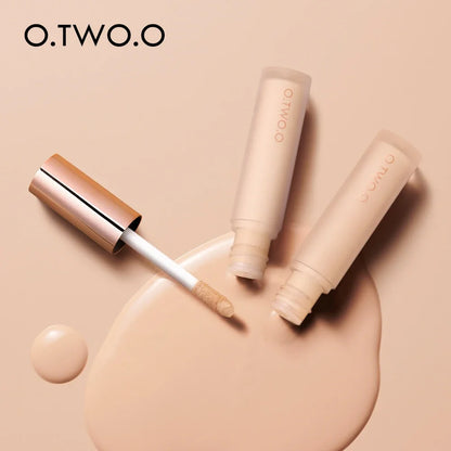 Blushimmer O.TWO.O Waterproof Liquid Concealer in 7ml with full coverage, shown in a sleek tube with applicator tip.